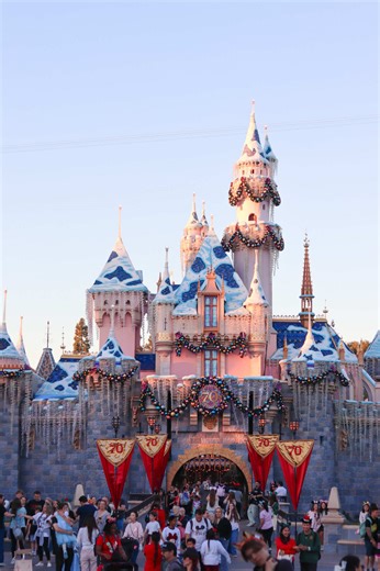 Celebrating the dreamer who turned imagination into magic✨ Happy Birthday, Walt Disney 🎉 @Disney Parks #grandlegacy #waltdisney #disneyland #anaheim #fypシ