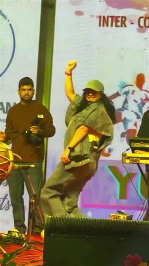 Sunanda sharma live show 💃🏻💃🏻💃🏻 #sunandasharma #dance #lifeisbutadream #concert #live