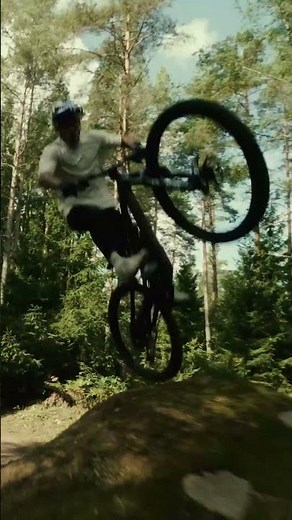 Big bike feel. Short travel finesse - the Specialized Stumpjumper EVO