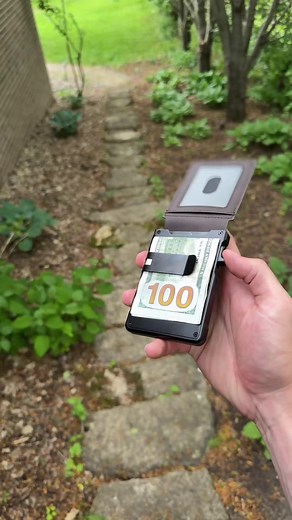 It has every good feature a guy wants #menswallet #rfidwallet #wallets #rfid #wallet