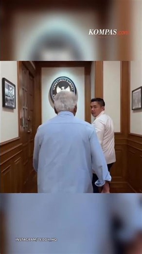 Seskab Teddy Takjub Liat Basuki Hadimuljono Masih Pakai HP Jadul