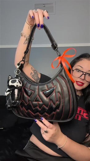 In love with this spooky bag from @Wicked Misfit Shop 🖤🎃 #altstyle #gothstyle #altbag #gothbag #halloween