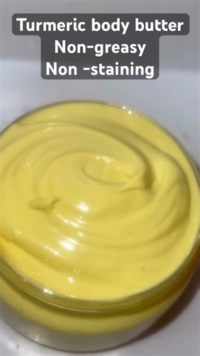 Imagine getting that turmeric glow-up instantly without a single yellow streak on your hands or face