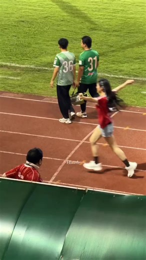 POV : Bị chửi vì fan không chịu nổi việc idol sống như một con người bình thường. Người sai không phải là người đi xem pháo hoa, mà là người nghĩ mình có quyền phán xét cuộc sống riêng của người khác. mới mùng 1 luôn á trời #linglingkwong #หลิงหลิงคอง