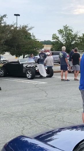 707hp Jeep Grand Cherokee Trackhawk Re-upload without music! Volume up😉🔥#jeep #hellcat #mustang #carsandcoffee #porsche #loudexhaust #fyp #foryou