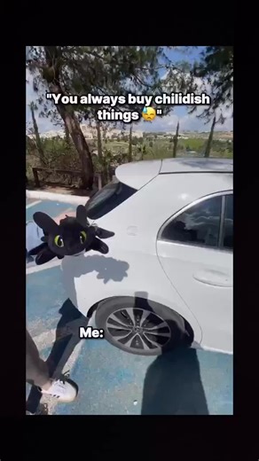 Toothless plush: The perfect addition for your road trips. 🚗 #RoadTripBuddy #ToothlessInCar #CarVibes #PlushMagic
