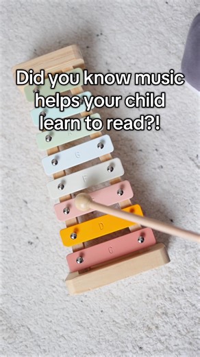 Did you know music helps your child learn to read? 🎶📚 Studies show that music and rhythm have a positive effect on learning to read! 👏 RHYTHM, BEAT, AND PREDICTION When children learn to clap or tap to a rhythmical beat, their awareness of sounds and the rhythm of spoken language increases. 👂 SOUNDS AND EXPRESSION To learn to read, a child has to be able to isolate and manipulate individual sounds. Music provides practice in hearing, manipulating, and expressing sounds. 🎼 SIGNS AND SYMBOLS 