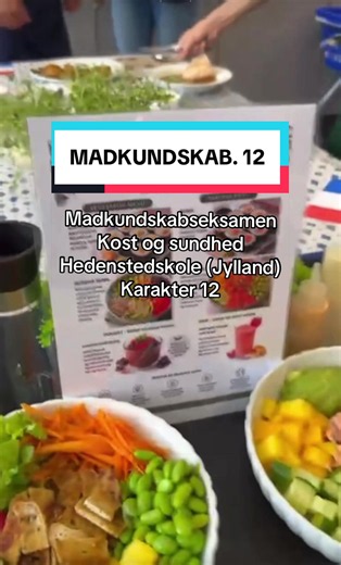 Spørg @kesseprivatos hvis I har spørgsnål. FRA MIG (METIN) - SIGMALÆREREN / CENSOREN 💪. Hvis der er flere, der vil sende mig billeder af deres retter fra prøven og som vil have, jeg skal poste, skriv pb til mig med en kort beskrivelse af, hvad man trak og lavede af retter samt kort tip til dem der skal op, så poster jeg med jeres billeder. Jeg er selv uddannet madkundskabslærer og er tit ude som censor i madkundskab. Mange af jer har også set mig før på deres skibidi fyp. Kontakt mig (pb) i god