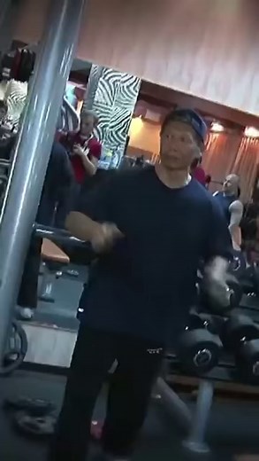 Bolo Yeung Workout 💪🏼🐲 . . . Follow Wing Chun . . . #wingchun #wingchunmaster #kungfu #kungfukids #kungfulife #ipman #ipmanwingchun #boloyeung #martialarts #bloodsport #jeanclaudevandamme | Wing Chun