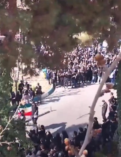 The bravery of Iran’s university students in the face of islamic fascism and tyranny. The next generation wants to see a better future for Iran and through that dream and determination, is how a revolution lives on. Video credits: Australian News We Are Iranian Students on IG @ghonchehazad News credit: https://nyti.ms/4rzWsFp?fbclid=IwZXh0bgNhZW0CMTEAc3J0YwZhcHBfaWQPMTczODQ3NjQyNjcwMzcwAAEewVCNd71UfdHo439Pitb31efcYBZPJi8R4bv4RiOSAx-7-Hnjfxqm36MlXWk_aem_mq8h6FGbNRIURpJFBUYqIg | Ex Muslim Atheist