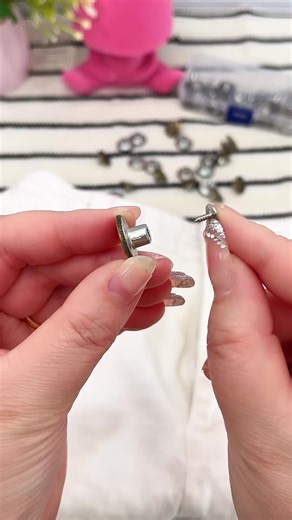 The pants are too loose, or a button has fallen off your shirt? You can use this button! It doesn't require sewing and can be easily detached and reused. #WaistAdjustingButton #NoSewJeansWaistButton #Button