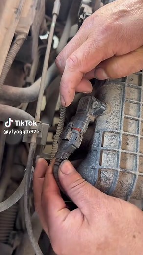Fuel consumption increase, idling jitter, etc., please check this small part.#carmaintenance #cartips #usa🇺🇸 #foryourpagetiktok #car