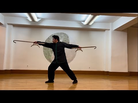 Master Tony Chuy 46 - Hook Sword
