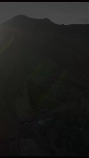 Here’s Hayes and The Heathens playing “Any Other Way” at Red Rocks. Nights like that are hard to top. You can catch the full performance now on both of our YouTube channels via the link in bio. We’ll also be back together Oct. 11 in Luckenbach, TX for the 2nd Annual Everybody’s Somebody Fest with James McMurtry, Jaime Wyatt, Matt Tedder, and more. 🎟 Tickets are on sale now. | Hayes Carll