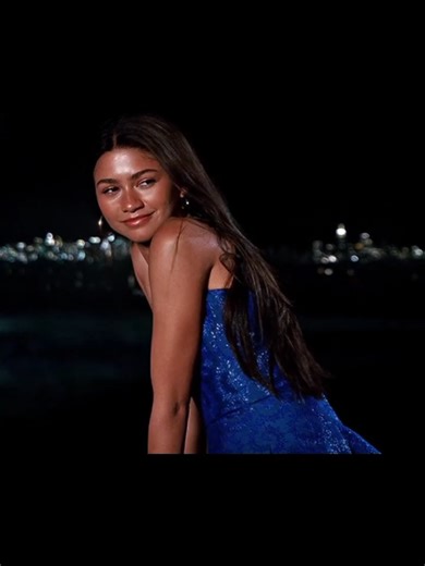 ZENDAYA! Drop a comment if her smile deserves an award. Drop a like if it already won one! #zendaya #fyp #celebrity #trending #movie