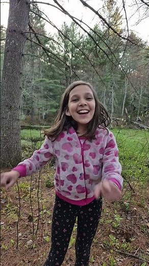 A Rare Bog, A Rattlin Bog... | Girl sings folksong