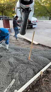 Exposed aggregate concrete ✅🔥 #Concretework #fypシ゚ #ConcreteDriveway #reels #concretecontractor #viral #dallastx | Duvan Lopez