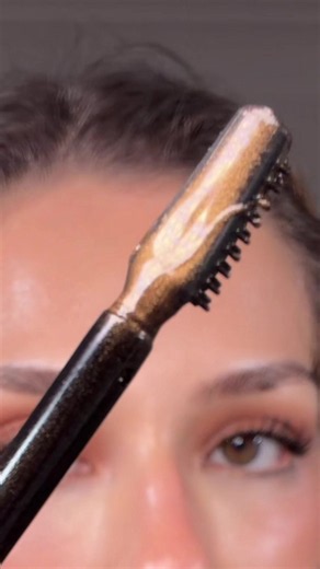 Dream Sheen Benefit : avis et test pour sourcils glacés
