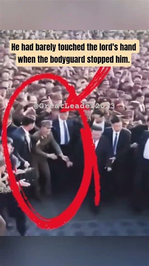 He had barely touched the lord's hand when the bodyguard stopped him.😮#kimjongun #northkorea #shorts
