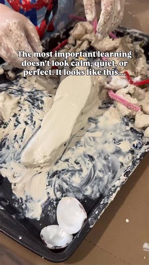 Play is where problem-solving and innovation come to life — when children design, test, fail, and try again, real learning happens. 🤍 🧠 Why this matters: • Open-ended play strengthens executive function (planning, flexibility, self-control) • Trial-and-error builds resilience and persistence • Designing and revising supports critical and creative thinking • Collaborative play develops communication and social problem-solving • Making mistakes in play helps children learn that errors are safe a