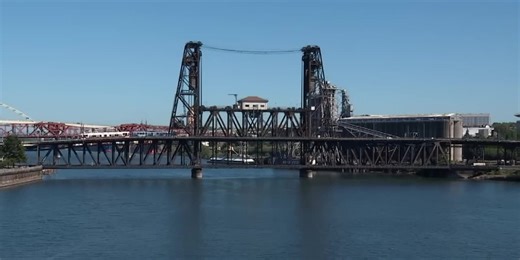 Steel Bridge reopened after Portland Police negotiate with person in crisis
