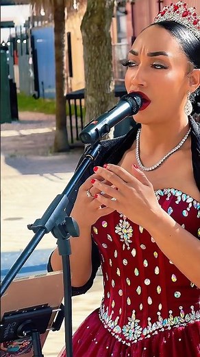 The Queen sings LIVE 👑 thee most beautiful Ave Maria ♥️🎶 #queenofopera #opera