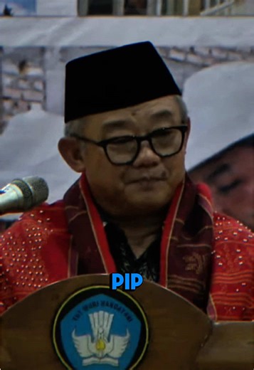 Kabar Gembira! PIP Kini Menjangkau Jenjang TK Tahun 2026, #SobatBelajar! Pemerintah terus berkomitmen mewujudkan program Wajib Belajar 13 Tahun! Jika sebelumnya Program Indonesia Pintar (PIP) hanya diperuntukkan bagi siswa SD, SMP, SMA, dan SMK, mulai tahun 2026 ada kebijakan baru yang luar biasa. Mulai tahun 2026, Program Indonesia Pintar (PIP) resmi diperluas untuk jenjang Taman Kanak-Kanak (TK). Sebanyak 888.000 murid TK yang memenuhi kriteria akan mendapatkan bantuan dana sebesar Rp450.000 p