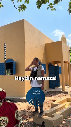 Müslüman olup Bilal ismini kullanan Fransız Dylan ezan okuyor. / Dylan Thiry / Kılavuz Kuran