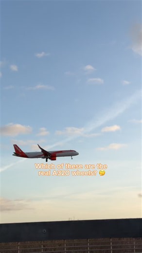 if you know your planes, you'll get this easyyyy 🛞🤔 #easyJet #AVgeek #aviation