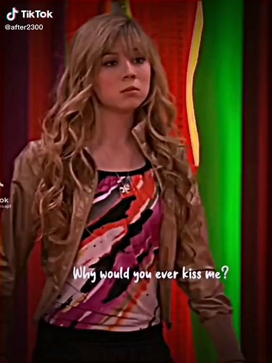 Sam and Freddie Kiss - Emotional Scene from iCarly