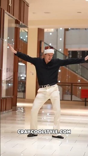 Escalator Dance Prank Christmas Edition #funny #dance