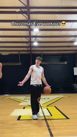 Christmas Eve Workout with Eli Ellis