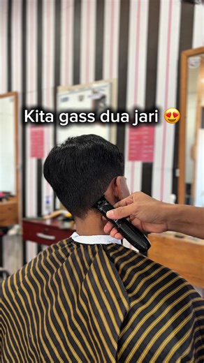 Cara Minta Gaya Low Fade di Barber