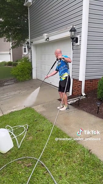 Pressure Washing vs. Soft Washing: Which to Choose?