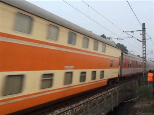 【考古】国铁古早上局杭段HXD3C0034牵引K8555次原色25G 双层红皮空调25B 加强筋空电25B大列通过沪昆铁路大园里机位与Z48次原色25T大列会车