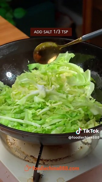 Stir-Fried Cabbage with Eggs: A Delicious Chinese Recipe