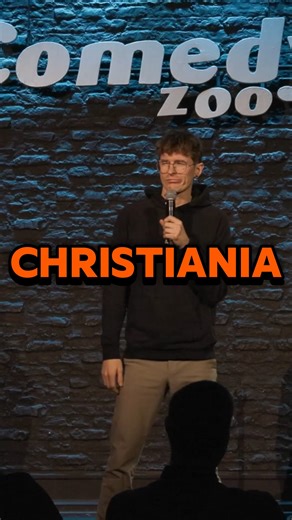 Min datter har tre prikker på sit flag og tre pletter på sin straffeattest 🤙😂 Se hele mit show på YouTube - link i bio 📺 | Rasmus Rønn Kramer