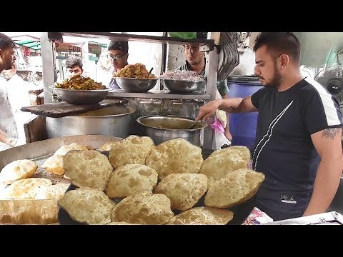 The Young Man Manages Everything - 2 Big Puri @ 20 rs - Street Food Punjab
