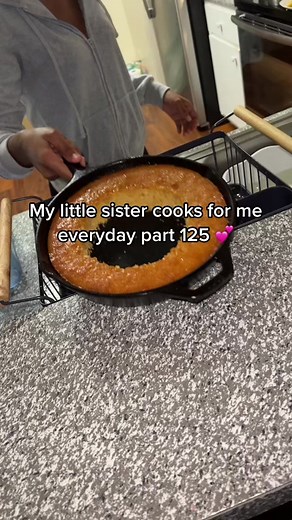 Soul food cornbread Bowl 😍 #candicecooks | cooking