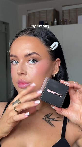 Huda Beauty Easy Bake in Cupcake Makeup Tutorial