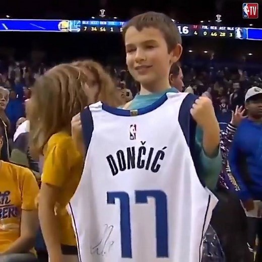 690K views · 47K reactions | Luka Doncic crashed into a young fan on Saturday night. He delievered a signed jersey to the youngster after the game.  (: NBA TV) | theScore | Facebook