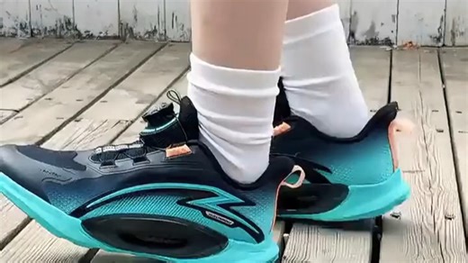 安踏儿童运动鞋驭风10跑鞋夏季男童网面透气中大童秋运动鞋612岁黑荧光水绿乘风33