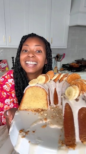 114K views · 2.2K reactions | If you like banana pudding, you'll love this Banana Pudding Pound Cake!Type BANANA and I'll send it directly to your messenger. | Grandbaby Cakes by Jocelyn Delk Adams | Facebook