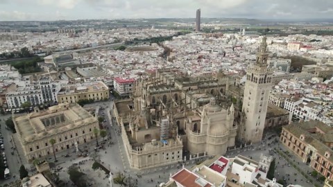 Seville Cathedral, Spain: Drone views of the largest Gothic cathedral