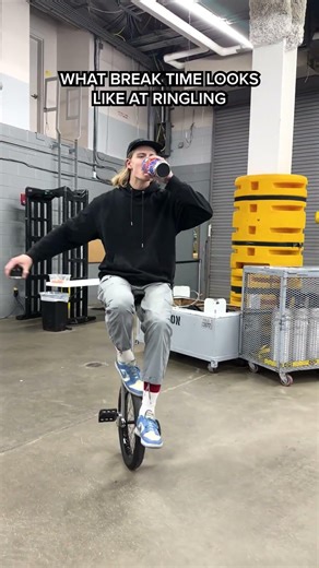 Break time, circus style.