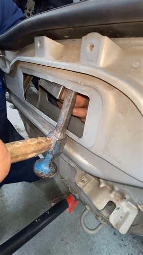 🔧 Renault Clio 2 — Restauration, Réparation & Amélioration 🔥 #Clio2 #RenaultClio2 #Clio2Restoration #Clio2Repair #Clio2Project #RestorationCar #RenovationAuto #CarFix #Clio2Upgrades #RenaultSport #ClioCommunity #CarEnthusiast #CarPassion #EuropeCarCommunity #AutoRestoration #ClioGang #F4RPower | Renault clio