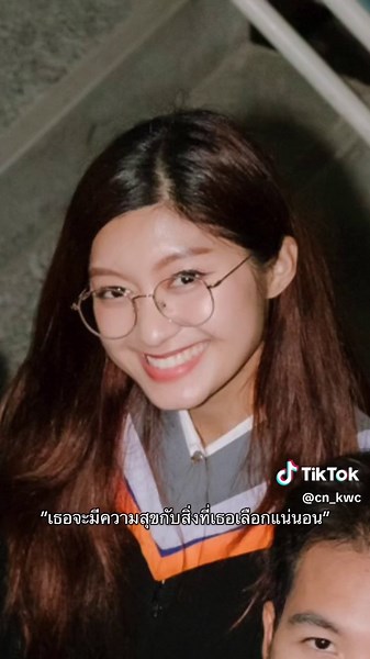 ความพยายาม ถึงแม้จะมีท้อบ้าง ผิดหวังบ้าง แต่มันก็เป็นผลดีกับตัวเองทั้งนั้นแหละ🍀 การรักตัวเองแล้วพาตัวเองไปอยู่จุดที่ดีมันดีเสมอ . ขอบคุณครอบครัวที่ซัพพอร์ตเด็กคนนี้✨