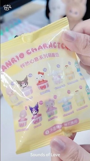Let's see what's inside the Sanrio candy box today!🐰