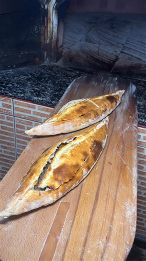 Meşhur Görele Pidecisi on Instagram: "✨Karadeniz Pidesinin eşsiz ve doyumsuz tadına hazır mısınız ?❤️‍🔥 •Karadeniz Pidesi •Ümraniye / İstanbul •10:30-22:30 •0216 521 88 09 / 0534 030 66 61 •Paket Servis - Gel Al Var •Sodexo , Setcard, Multinet ,TokenFlex , Edenred , Metropol •Getir , Yemeksepeti , Trendyol , Migros •Aile Mekanı 🧑‍🧑‍🧒‍🧒 #karadeniz #istanbul #ümraniye #pide #micanoğlu #dünyanınenlezizpidesi #görelepidesi #karadenizpidesi #eniyipide #reels"