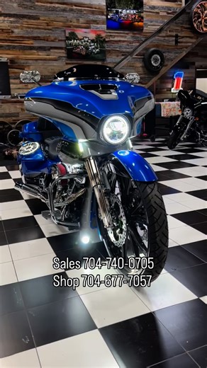 MR. EGGERS bike has a 139” Tman performance power plant, baker grudge box transmission , carbon fiber wheels, a giant ass stereo, and dripping in chrome. It checks all the boxes✅ | Southern Country Customs